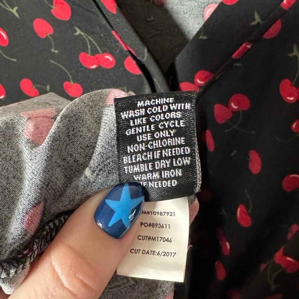 Torrid Cherry Print Plus Size Wrap Dress 3X Size 3 Retro Pinup Rockabilly - Picture 9 of 9